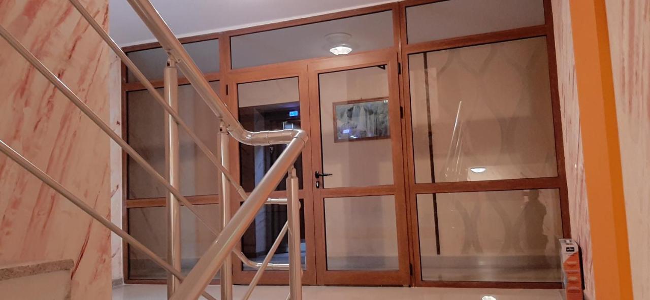 Hostex Trinity Apartment Stara Zagora Exterior foto